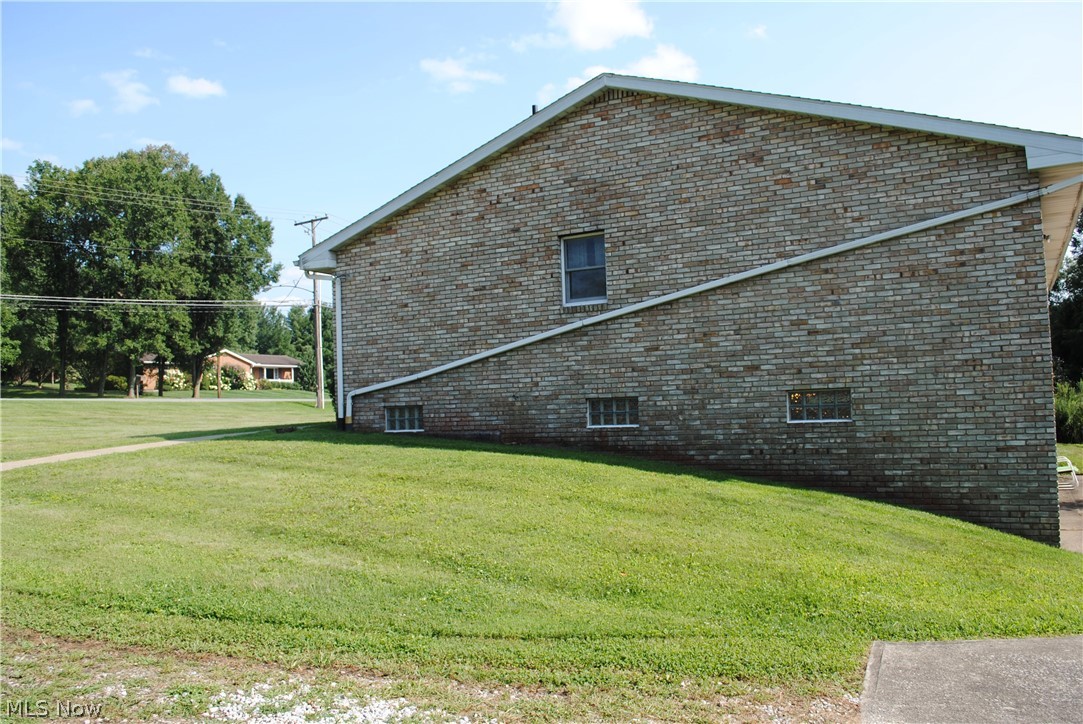 925 Minerva Road Magnolia OH 44643
