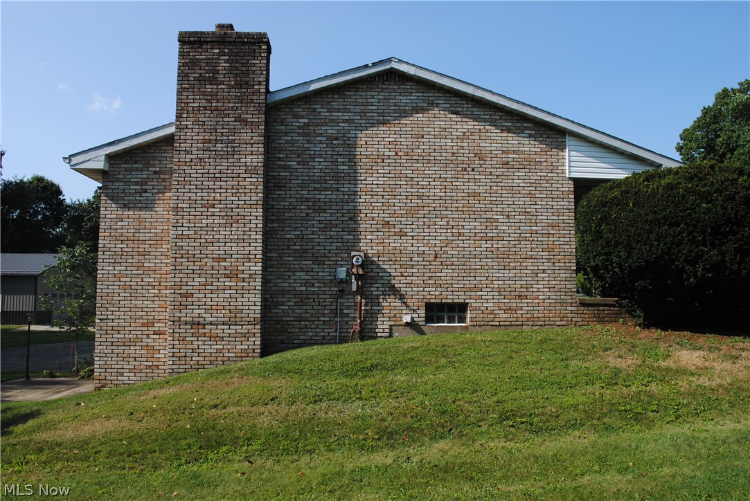 925 Minerva Road Magnolia OH 44643