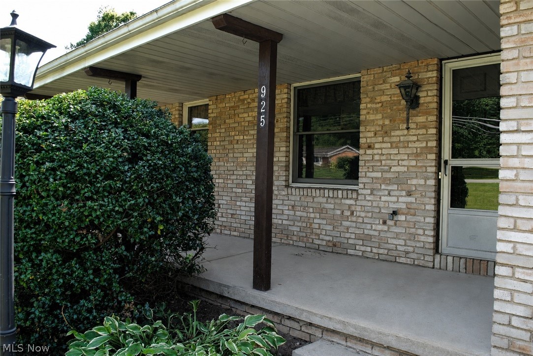 925 Minerva Road Magnolia OH 44643