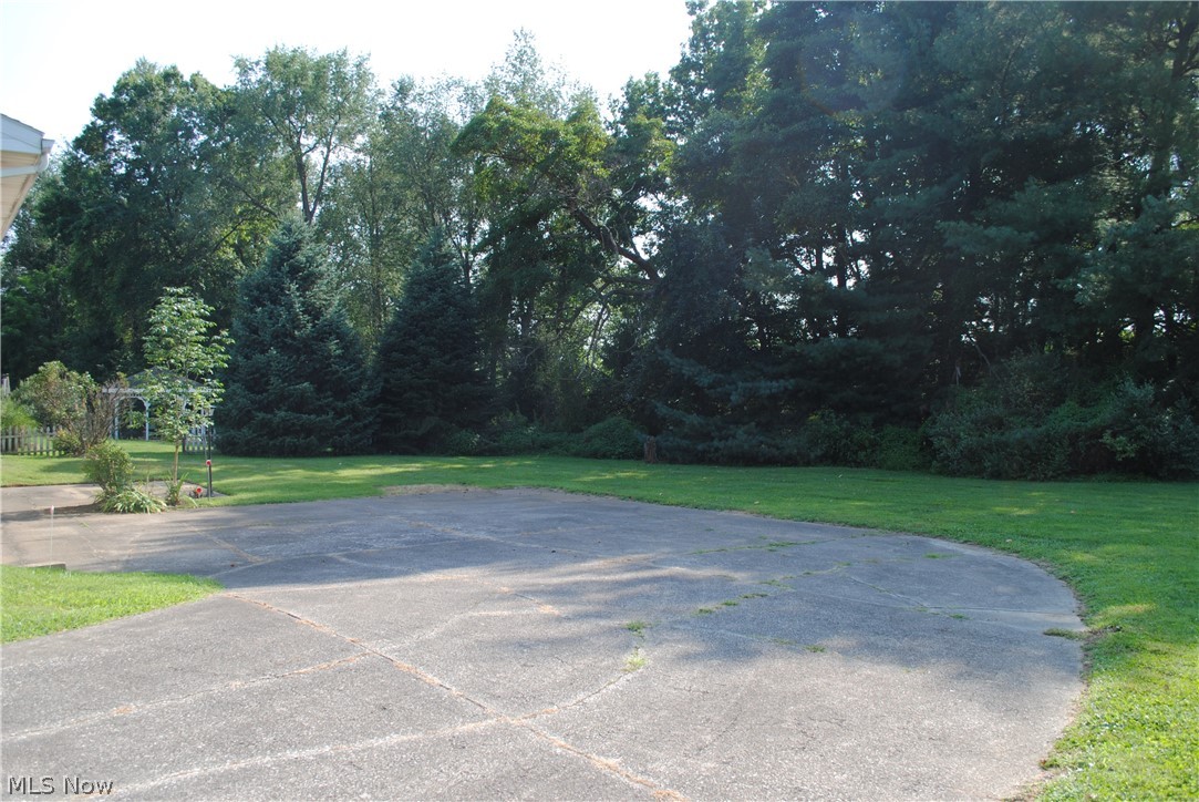 925 Minerva Road Magnolia OH 44643