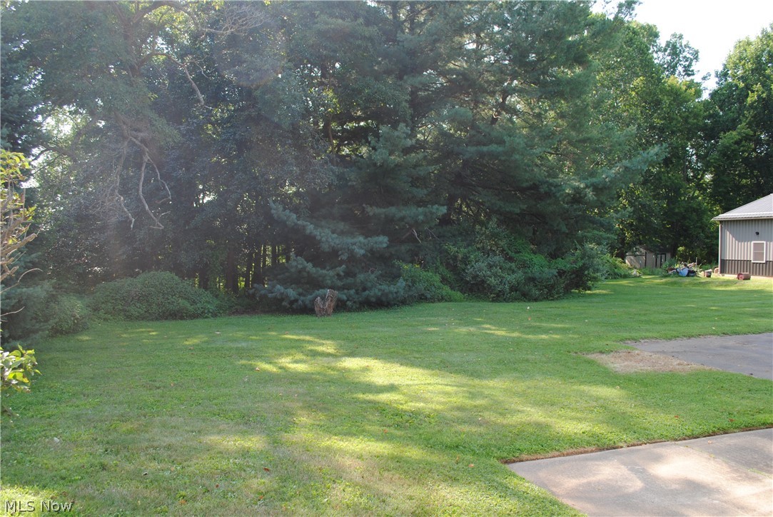 925 Minerva Road Magnolia OH 44643