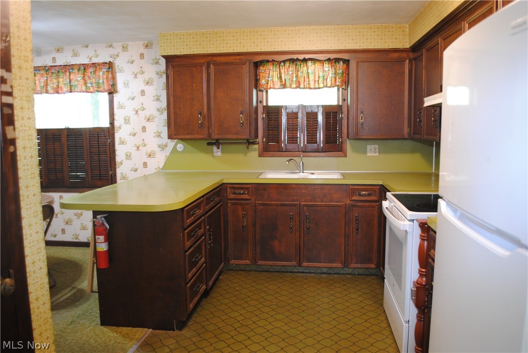 925 Minerva Road Magnolia OH 44643