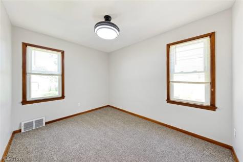 16018 Muskingum Boulevard Brook Park OH 44142