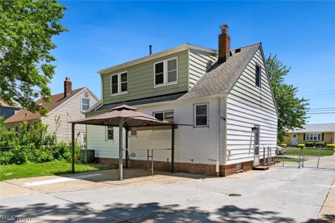16018 Muskingum Boulevard Brook Park OH 44142