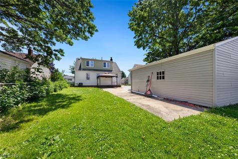 16018 Muskingum Boulevard Brook Park OH 44142