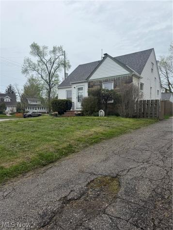 18011 Windward Road Cleveland OH 44119