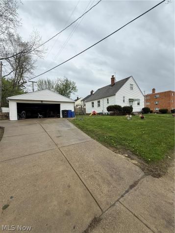 18011 Windward Road Cleveland OH 44119