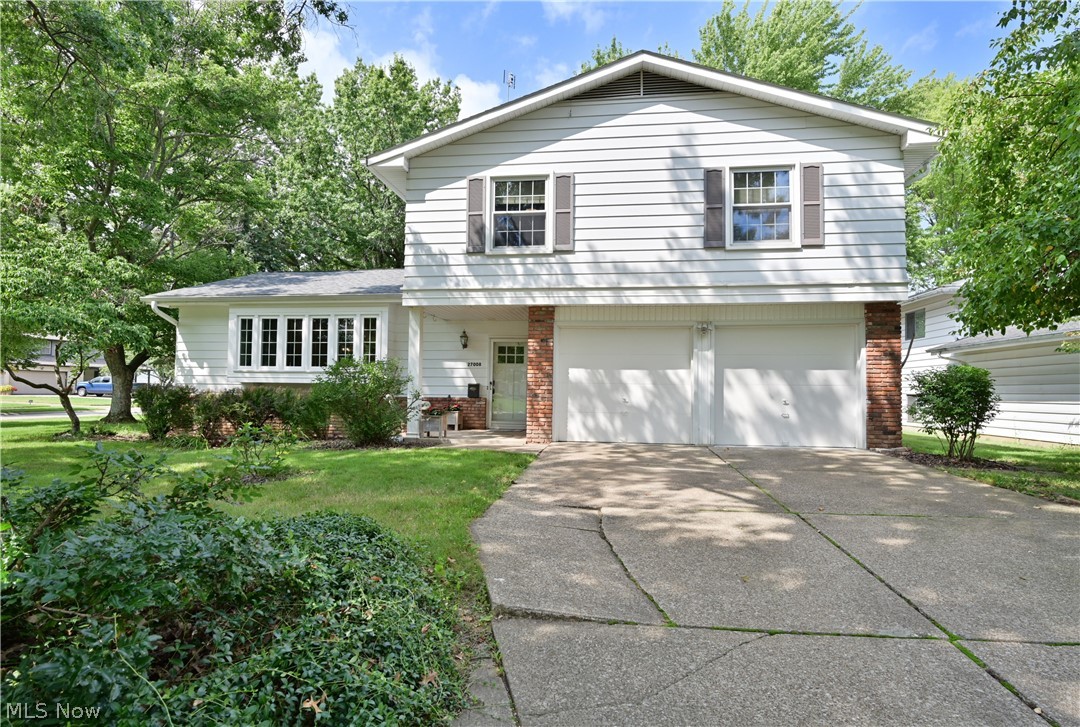 North Olmsted OH, 27008 Sweetbriar Drive