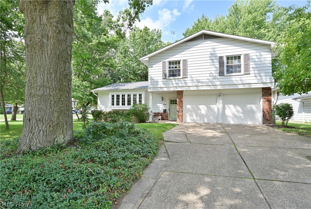 27008 Sweetbriar Drive North Olmsted OH 44070