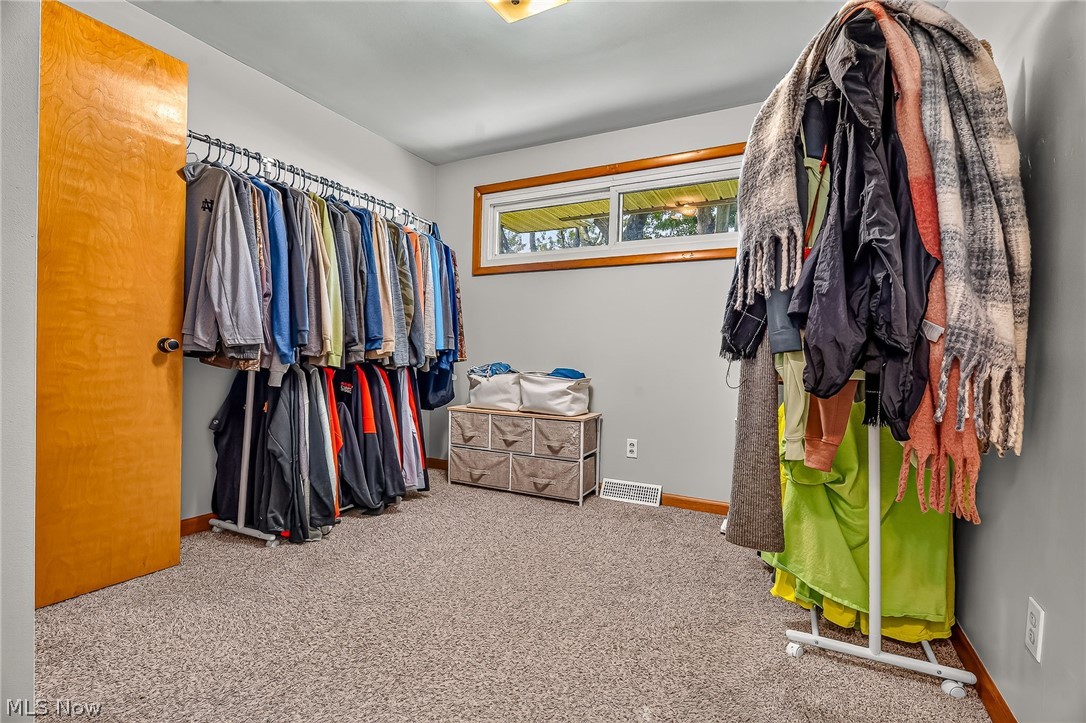 9842 Market Avenue N Hartville OH 44632