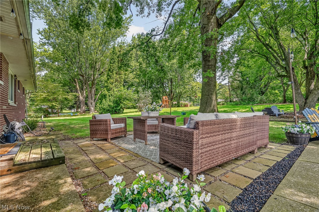 9842 Market Avenue N Hartville OH 44632
