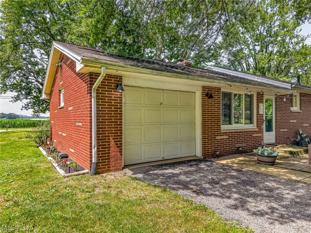 9842 Market Avenue N Hartville OH 44632