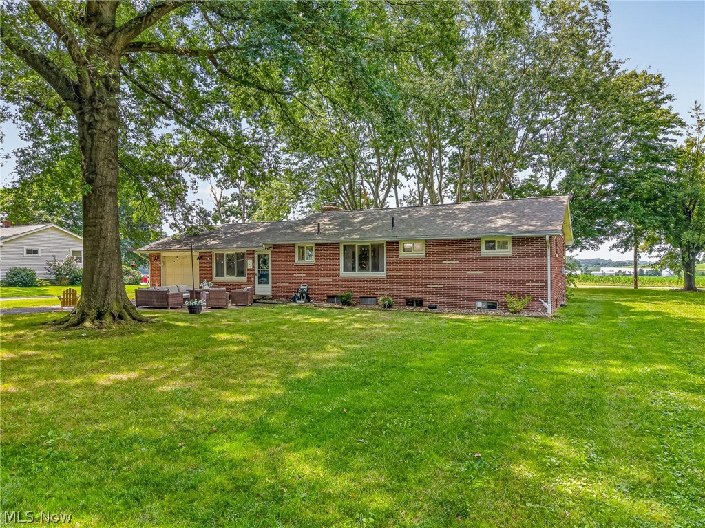 9842 Market Avenue N Hartville OH 44632