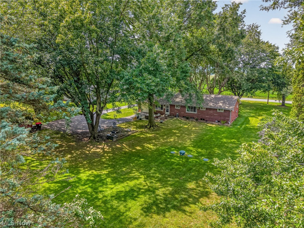 9842 Market Avenue N Hartville OH 44632