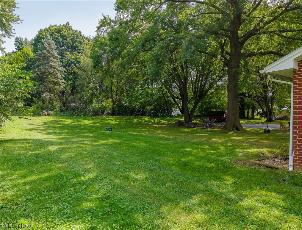 9842 Market Avenue N Hartville OH 44632