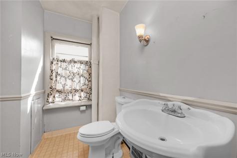 285 Waverly Street Berea OH 44017