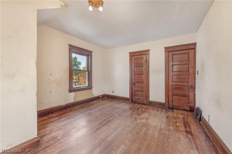 285 Waverly Street Berea OH 44017