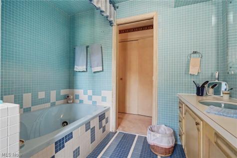 2990 Mccormick Road Silver Lake OH 44224