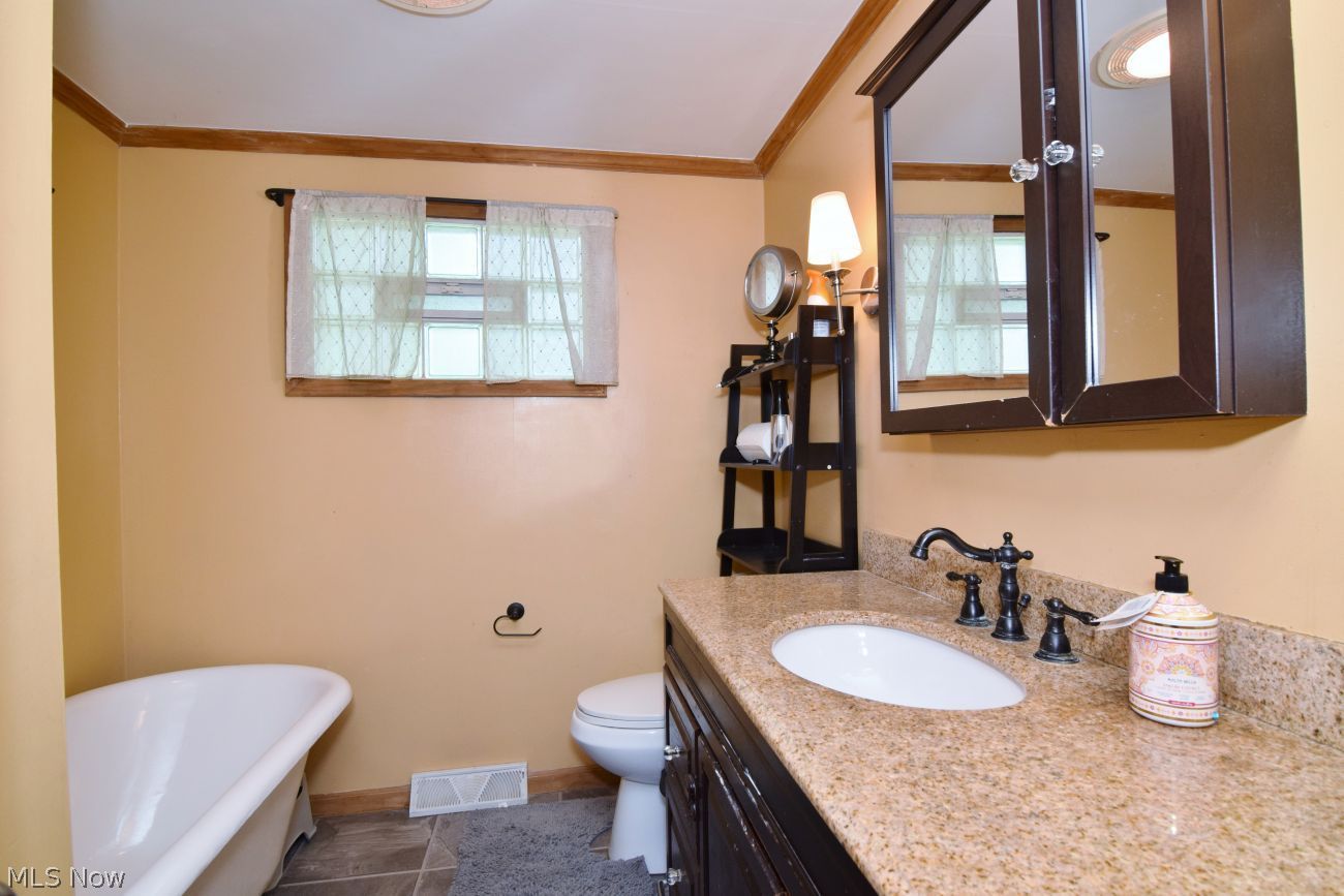 753 High Street Bedford OH 44146