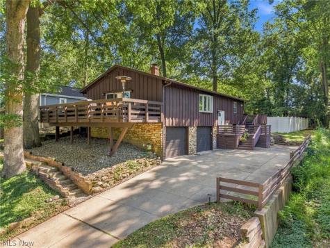6226 Woodmoor Avenue NW Canton OH 44718