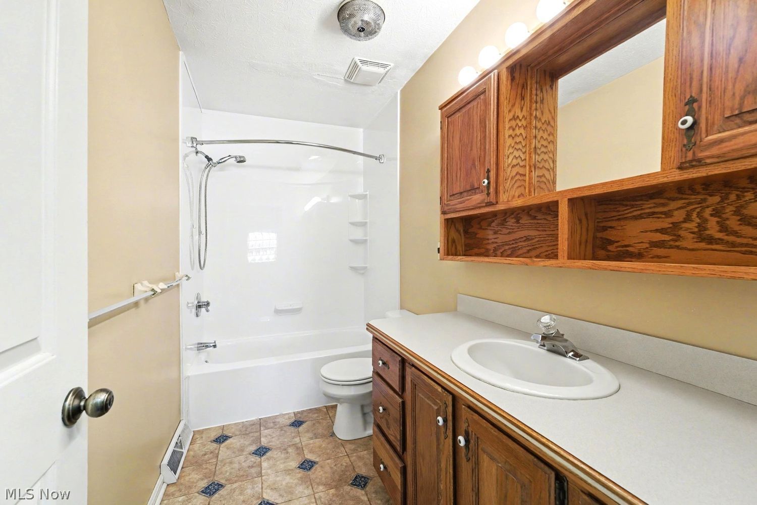 2449 Pleasant Place Madison OH 44057