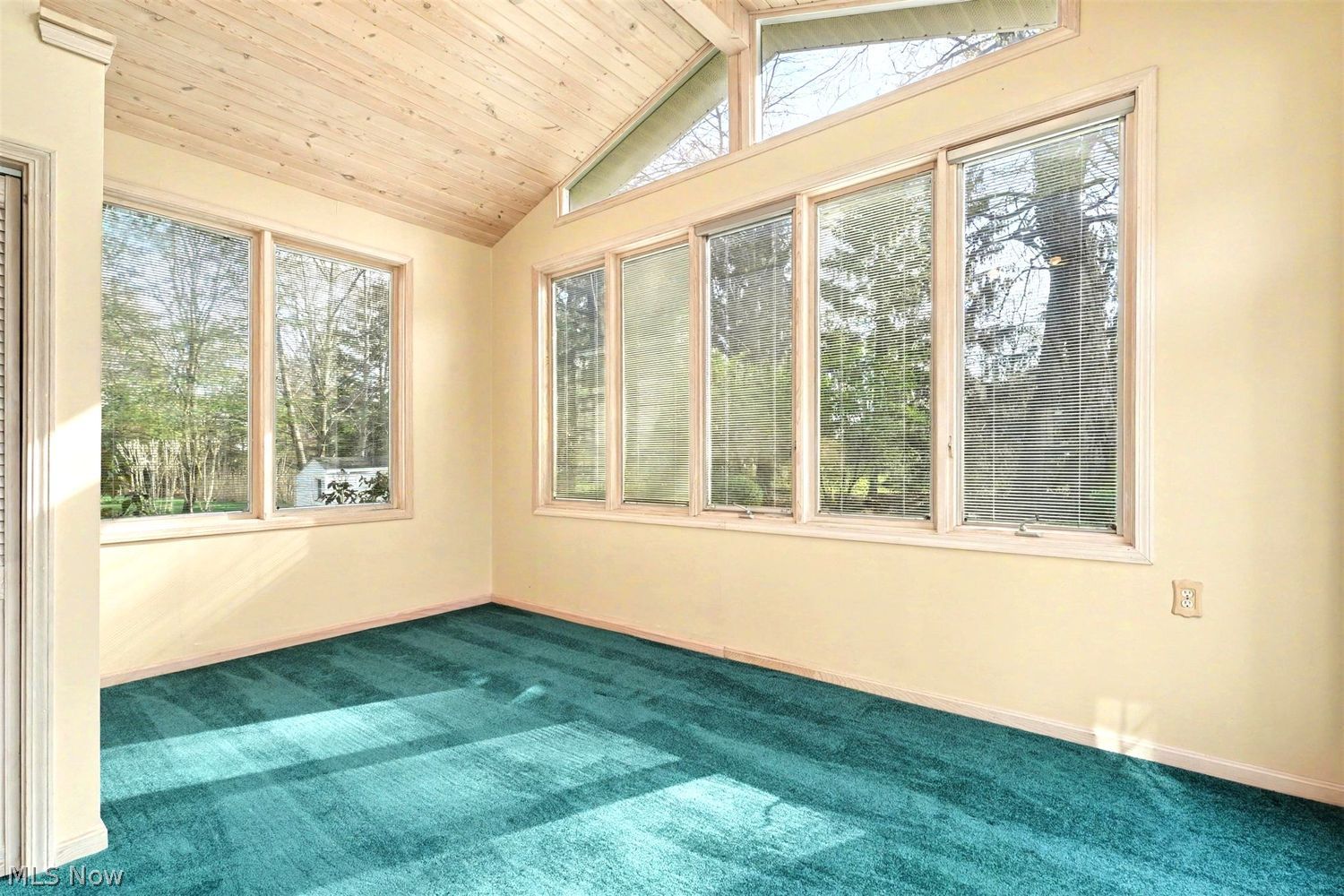 2449 Pleasant Place Madison OH 44057