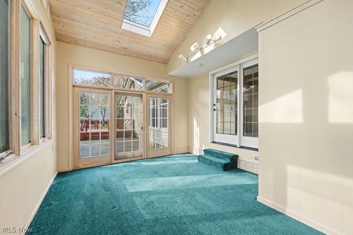 2449 Pleasant Place Madison OH 44057