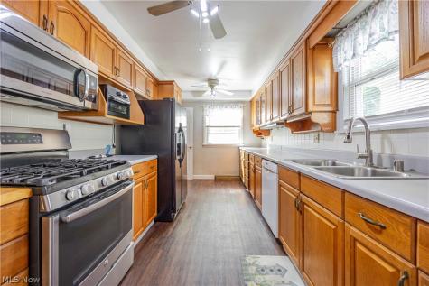 18416 Hazelwood Avenue Parma OH 44137