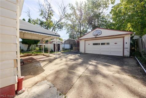 18416 Hazelwood Avenue Parma OH 44137