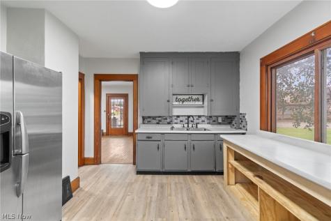 616 South Street Louisville OH 44641