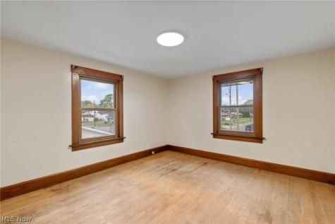 616 South Street Louisville OH 44641