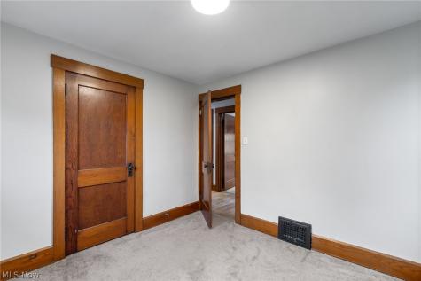 616 South Street Louisville OH 44641