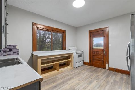 616 South Street Louisville OH 44641