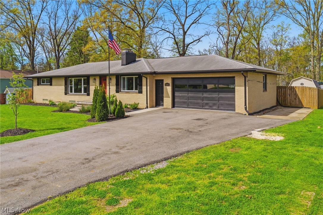 11351 Wilhurst Avenue NE Hartville OH 44632