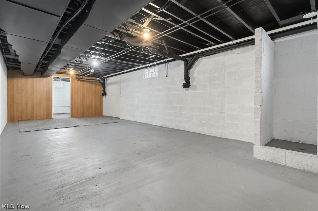 11351 Wilhurst Avenue NE Hartville OH 44632