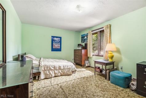 5525 Glenhill Avenue NE Canton OH 44721