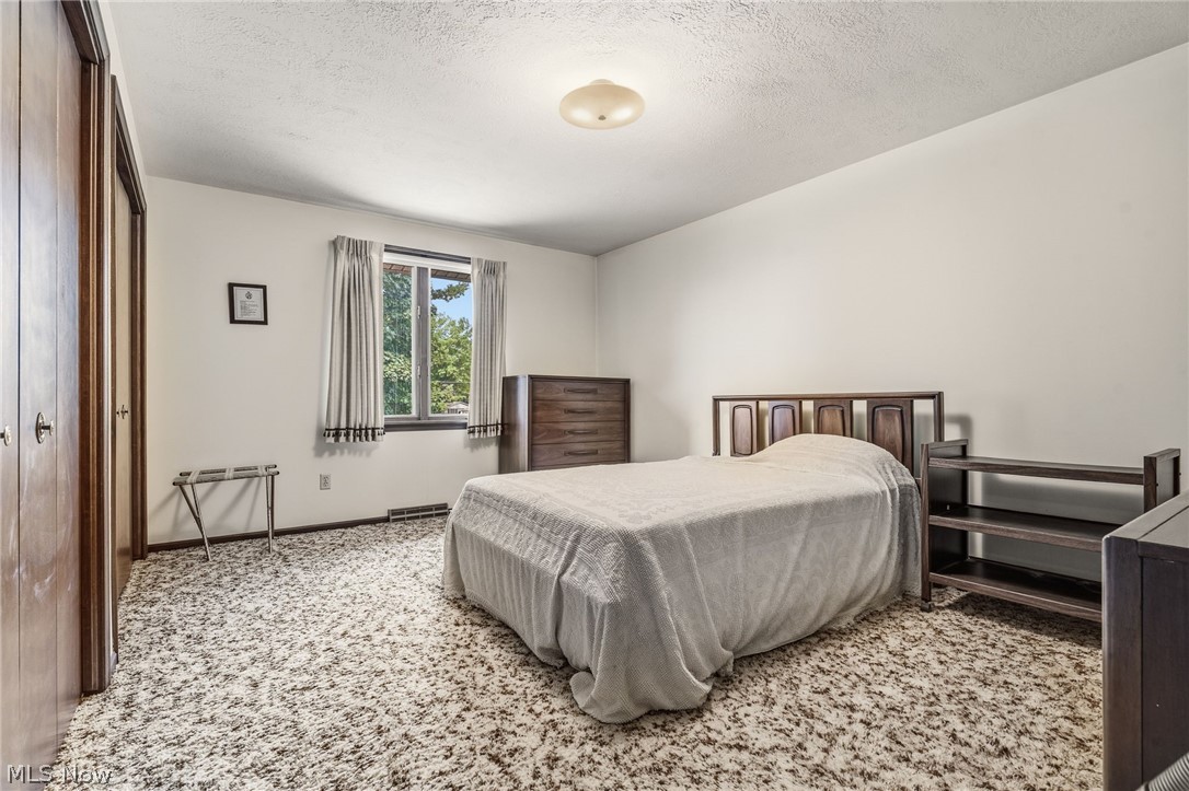 5525 Glenhill Avenue NE Canton OH 44721