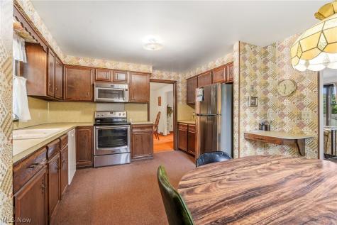 5525 Glenhill Avenue NE Canton OH 44721