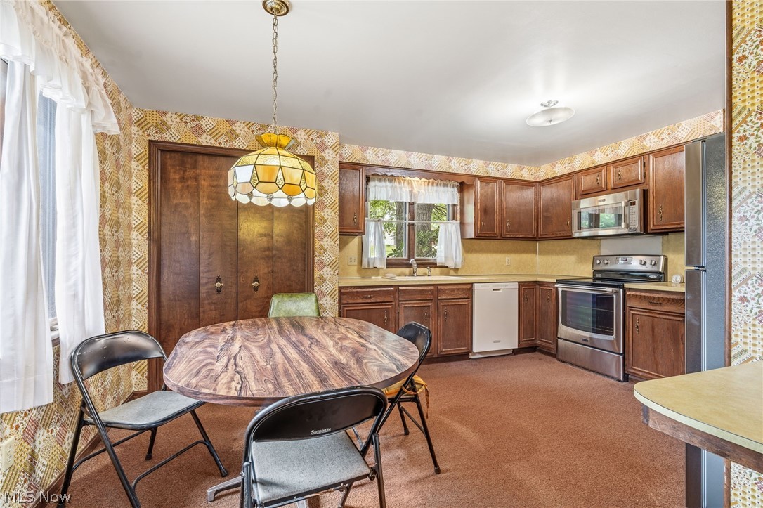5525 Glenhill Avenue NE Canton OH 44721