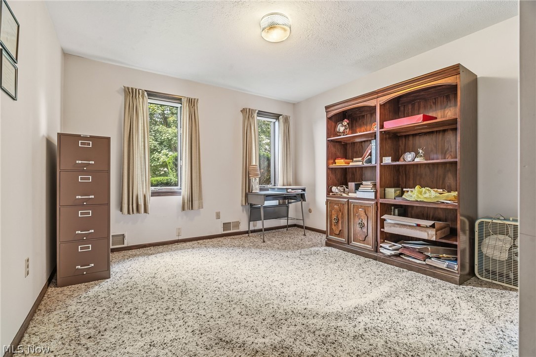 5525 Glenhill Avenue NE Canton OH 44721