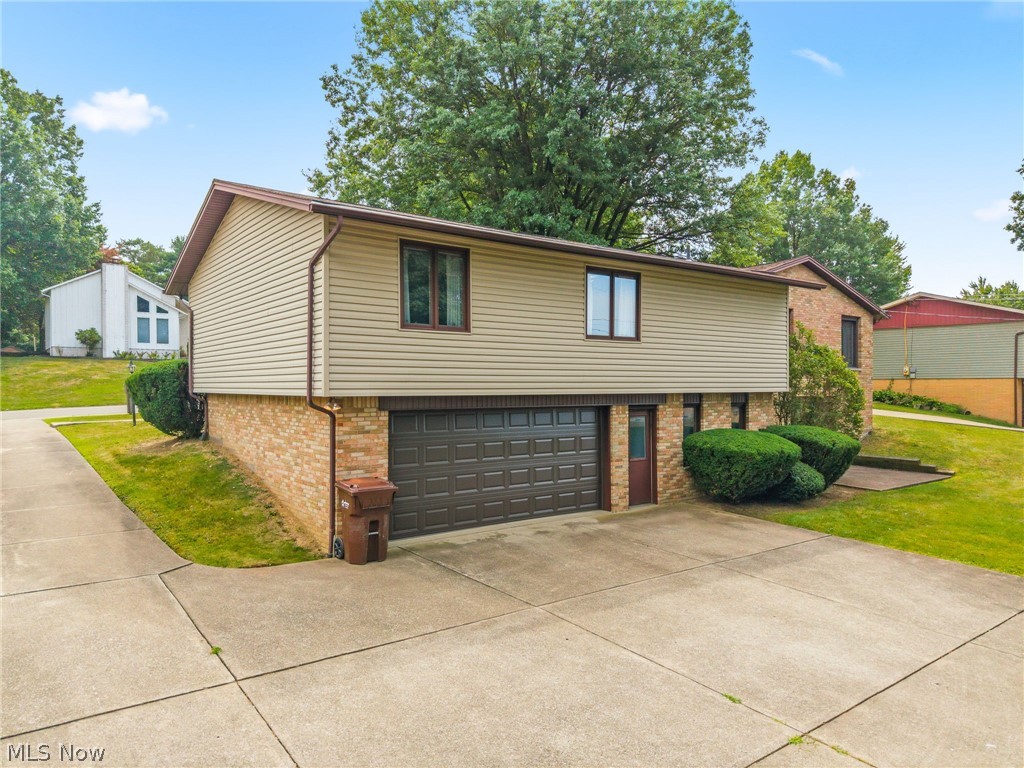 5525 Glenhill Avenue NE Canton OH 44721