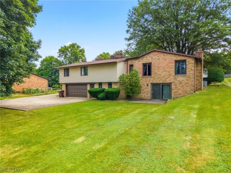 5525 Glenhill Avenue NE Canton OH 44721