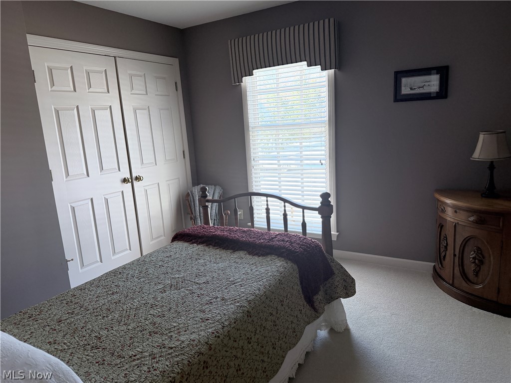 2142 Pearce Circle Salem OH 44460