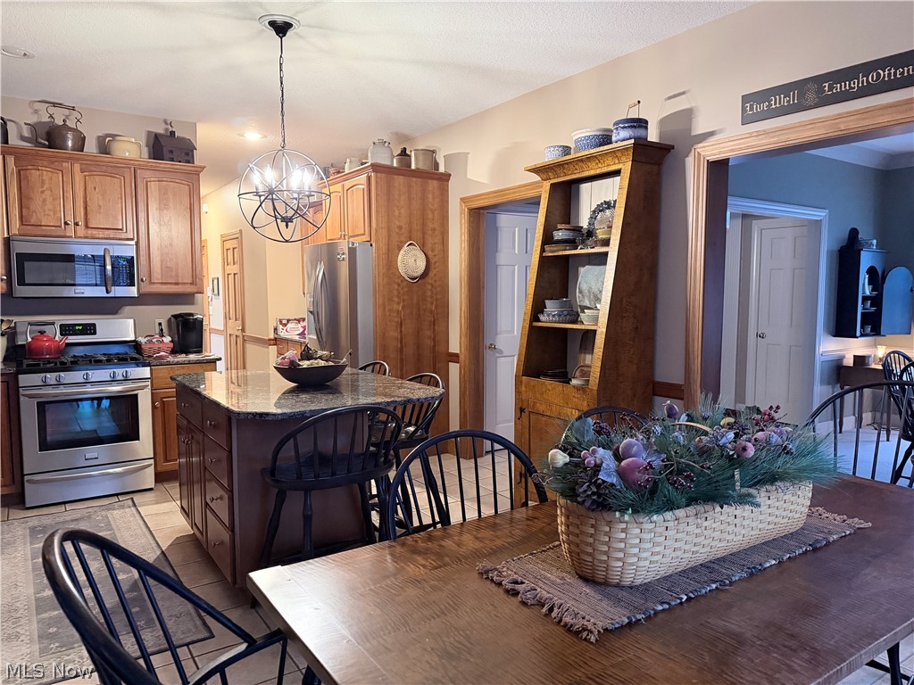 2142 Pearce Circle Salem OH 44460