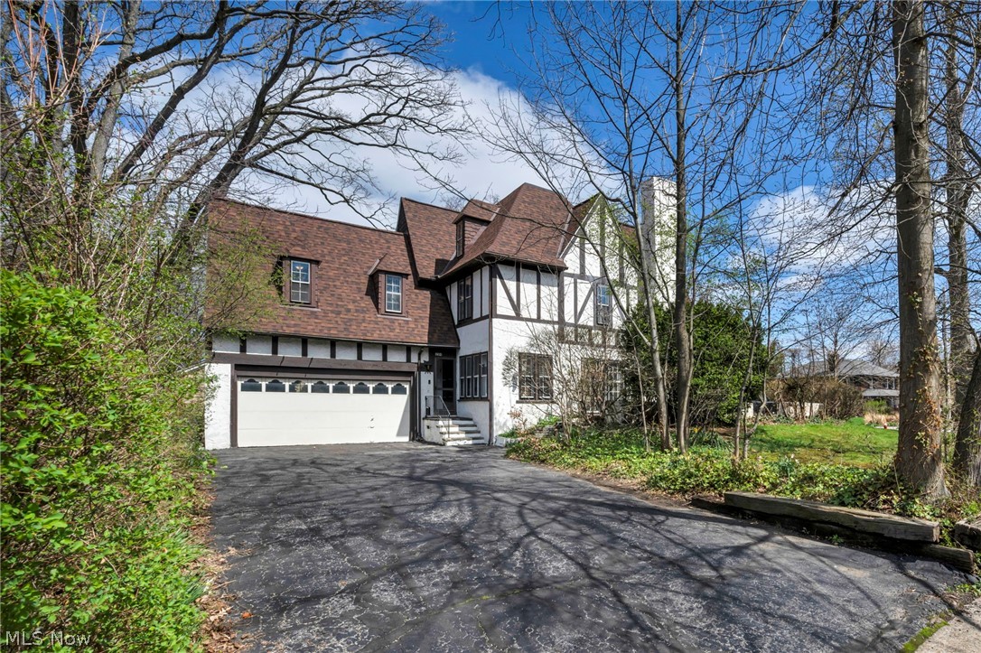 1284 Overlook Road Lakewood OH 44107