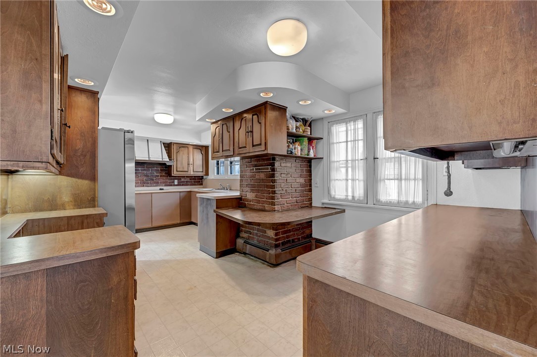 1284 Overlook Road Lakewood OH 44107