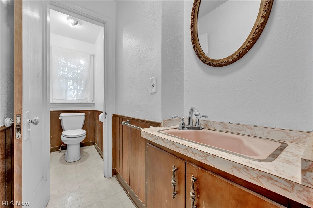 1284 Overlook Road Lakewood OH 44107
