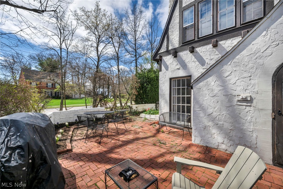 1284 Overlook Road Lakewood OH 44107