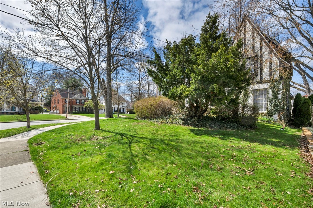 1284 Overlook Road Lakewood OH 44107