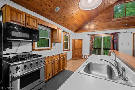 9249 Gilbert Road Ravenna OH 44266